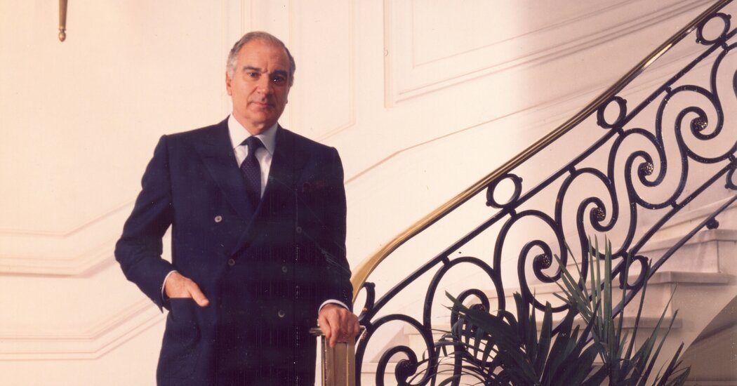 Mariano Puig, Scion of a Spanish Fashion House, Dies at 93