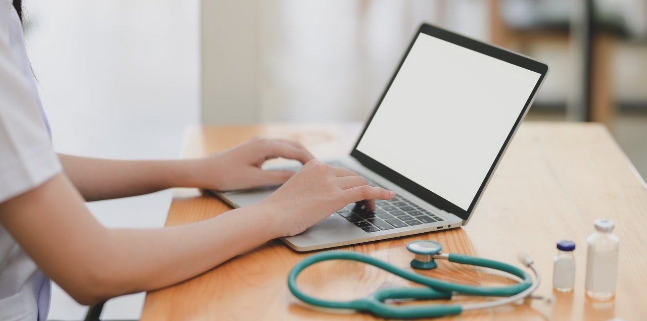 Buy a best laptop for nursing students