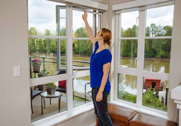 Why Retractable Screens Are Key to Modern Home Design